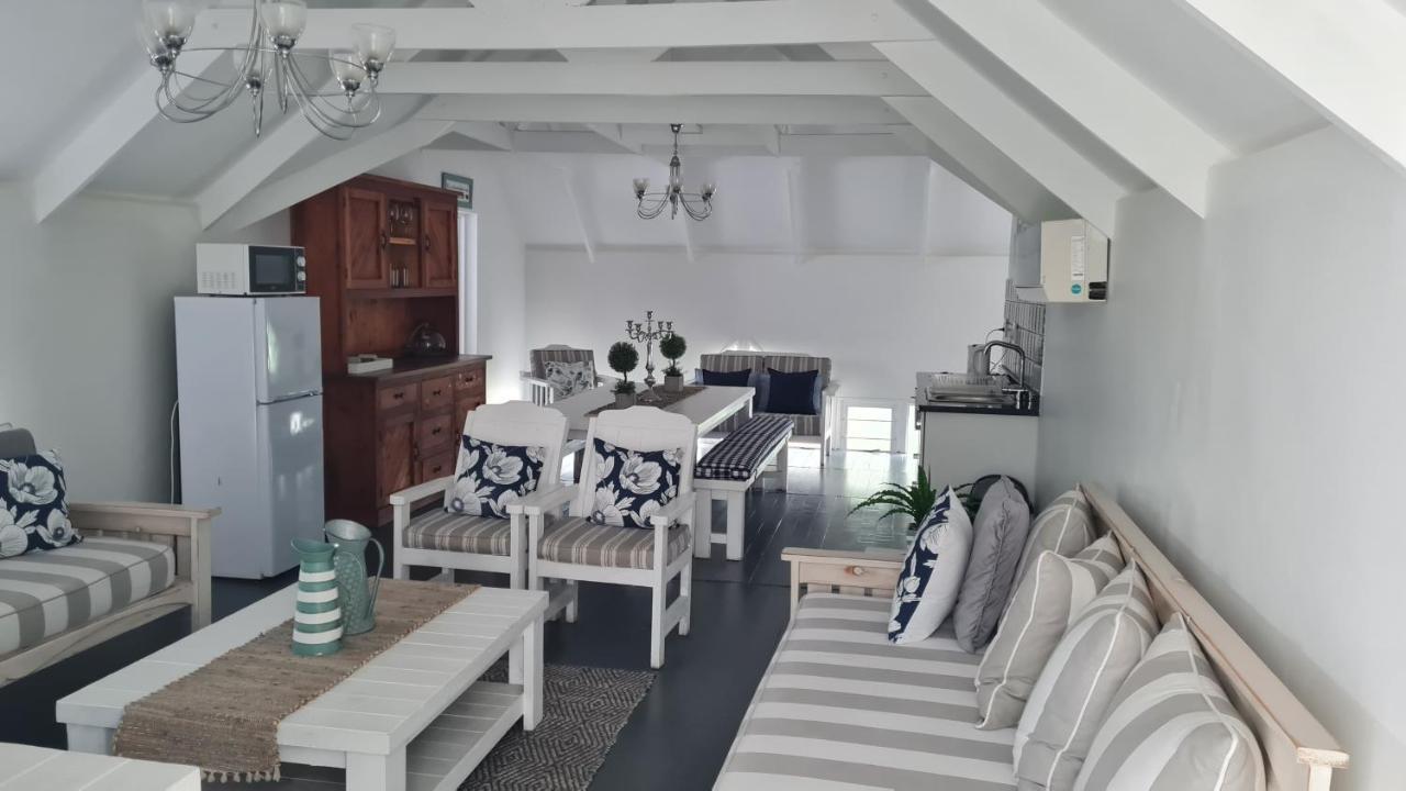 דירות נלספרויט Be Our Guest Self Catering חדר תמונה